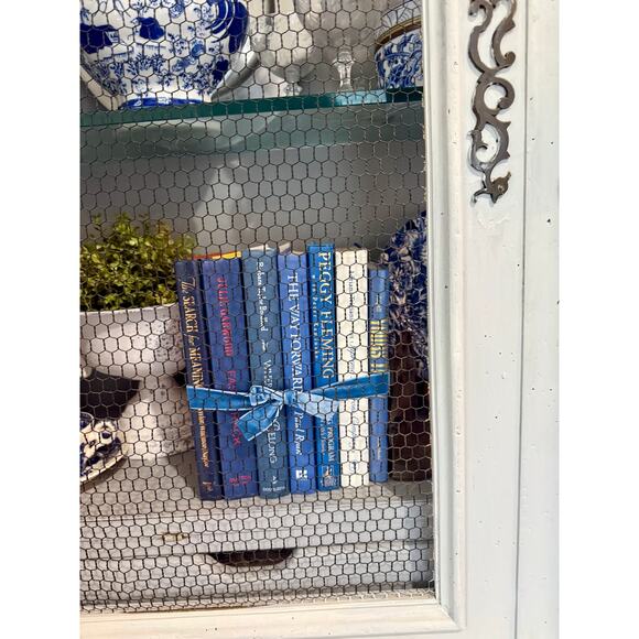 Vintage ombré effect blue Decorative Book collection - Picture 4 of 11